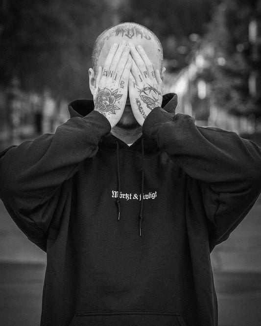 Mörkt & jävligt - Embroidered unisex Hoodie